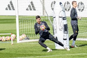 开云APP-西媒：库尔图瓦因膝盖伤势，出战与阿森纳的欧冠淘汰赛仍存疑问