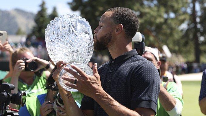 库里谈高尔夫致胜挥杆：就像小时候渴望像科比那样投中压哨球一样