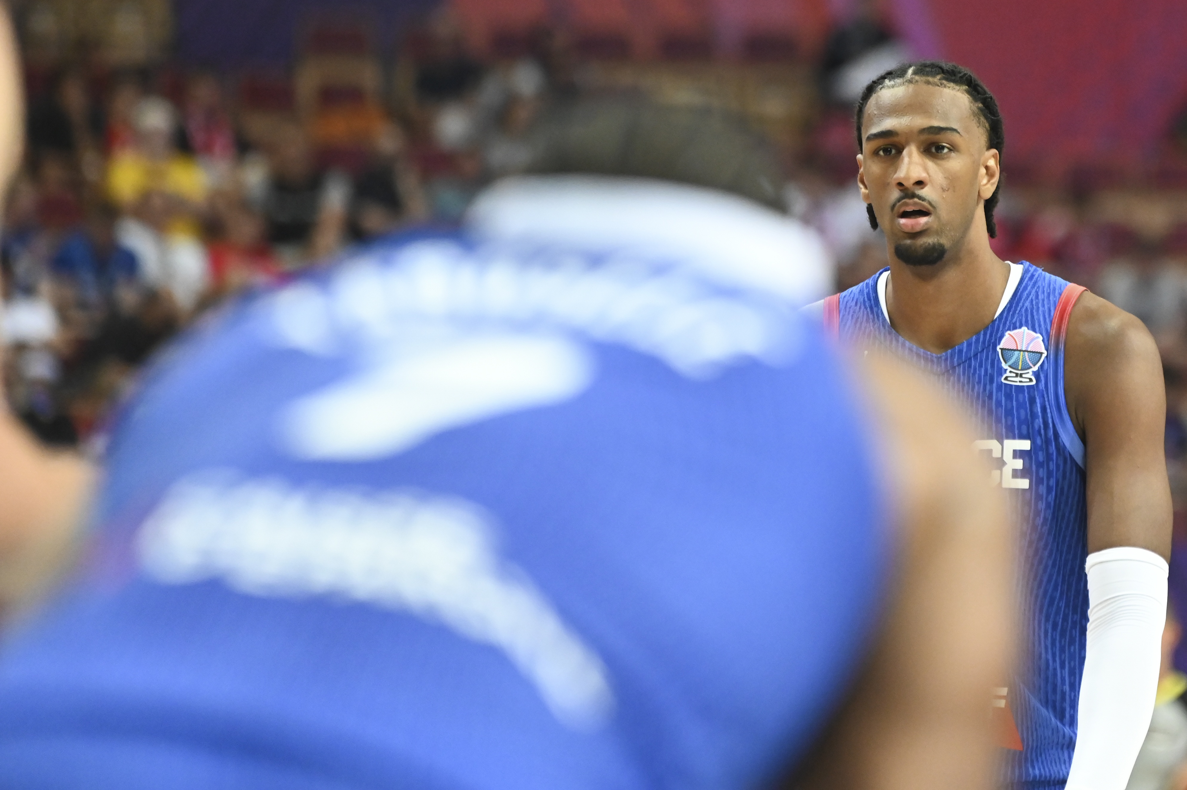 开云APP-萨尔专属战靴亮相欧锦赛，揭秘球星同款签名鞋设计